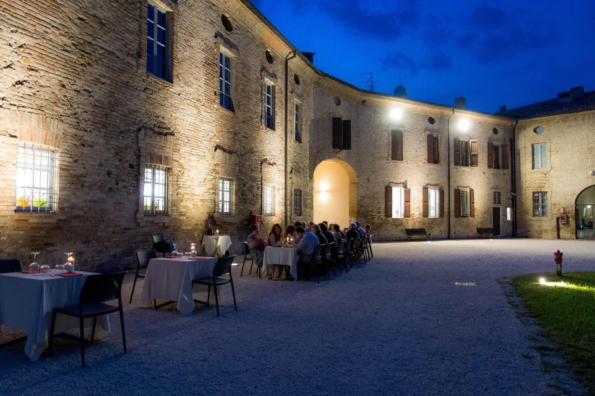 Locanda Abbazia Di Valserena - Csac Hotel Parma Luaran gambar